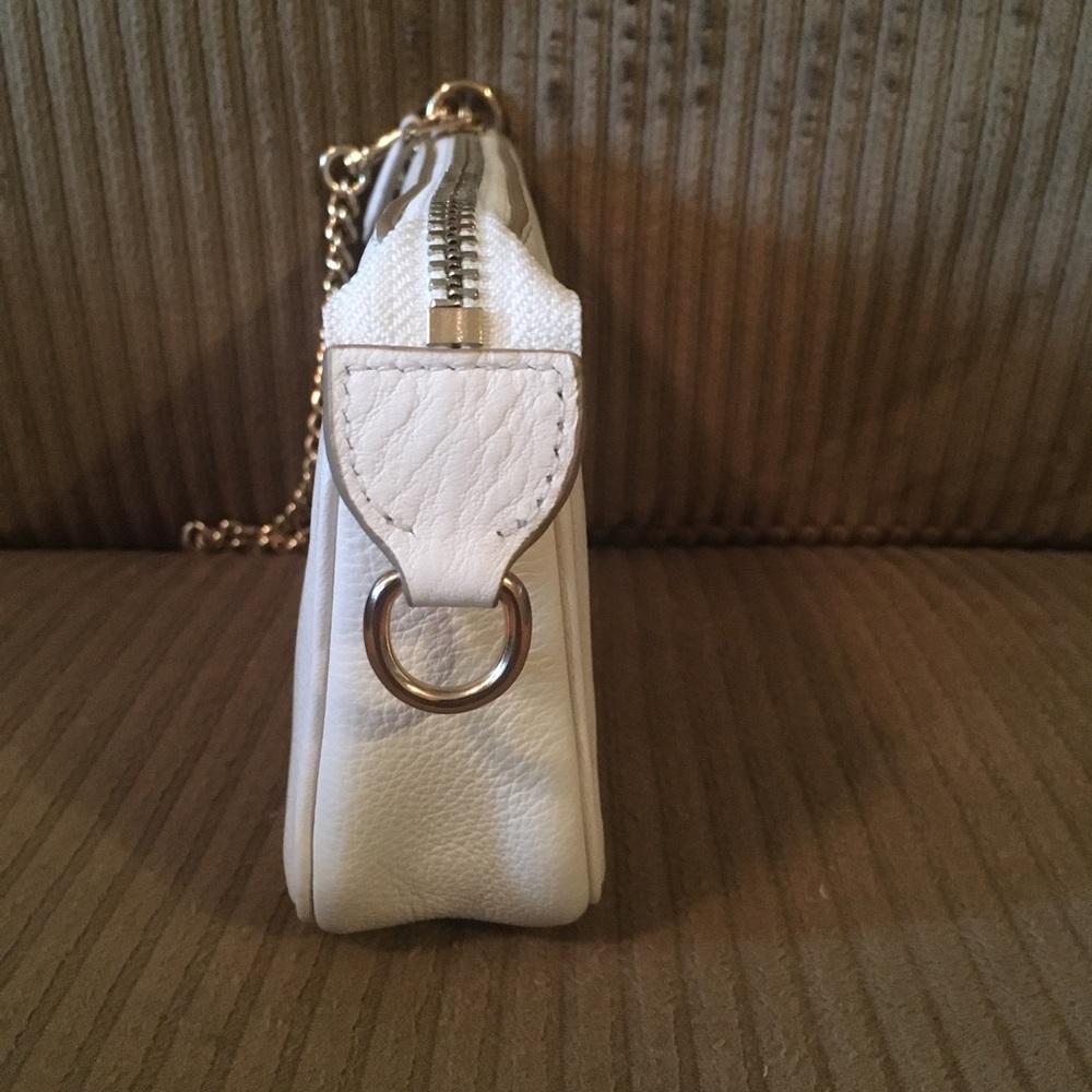 Coach wristlet brand new.  Cute chain for handle - Picture 3 of 4